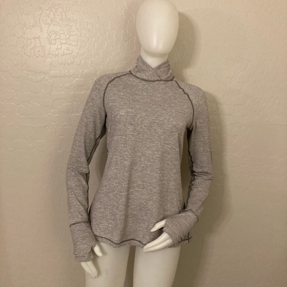 Lululemon Warm Your Core Long Sleeve Tee
Tonka Stripe Heathered Slate White 6